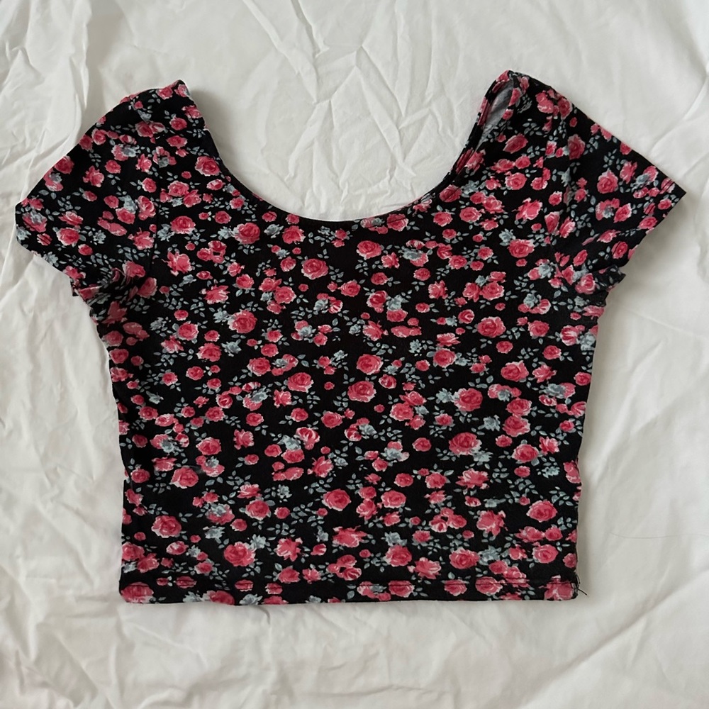 H&M FLORAL CROP TOP!!